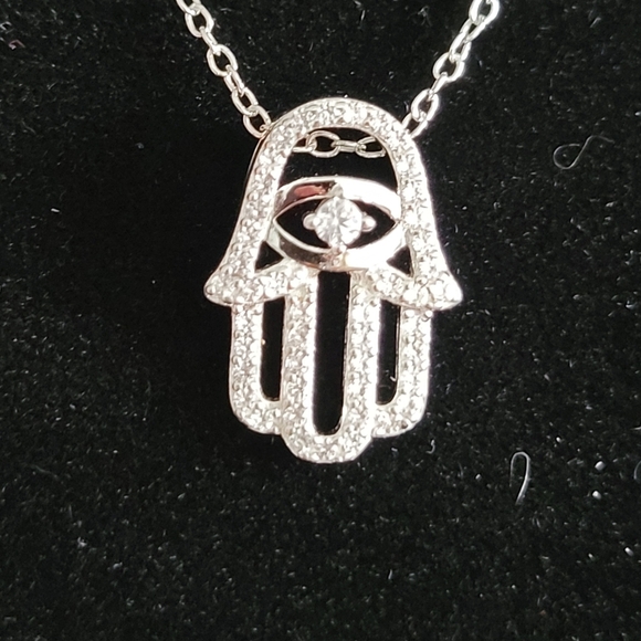 NEW Kay Jewelers Sterling Silver Hamsa Pendant Necklace 18" White Sapphire - Picture 1 of 4